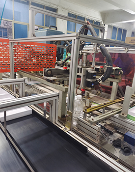 自(zi)動組裝成型(xíng)機